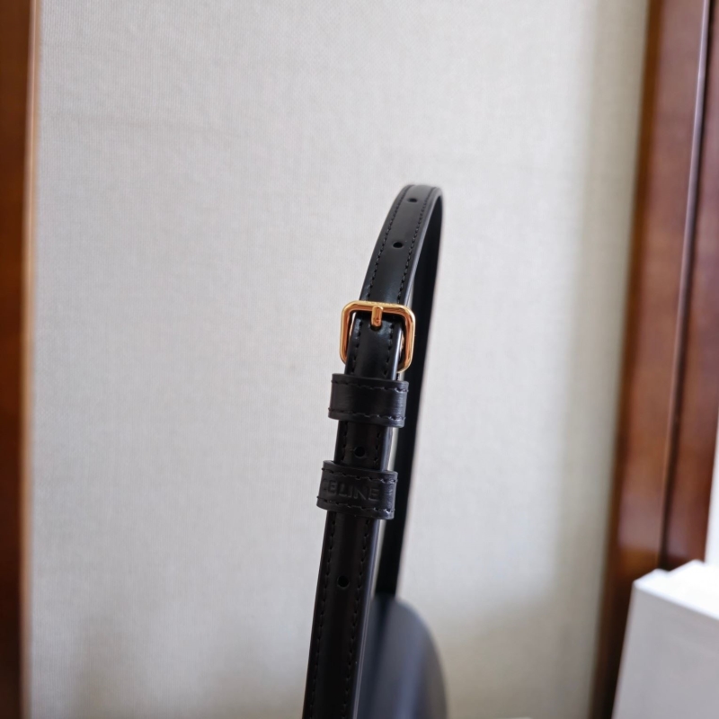 Ce1i*e triomphe bags